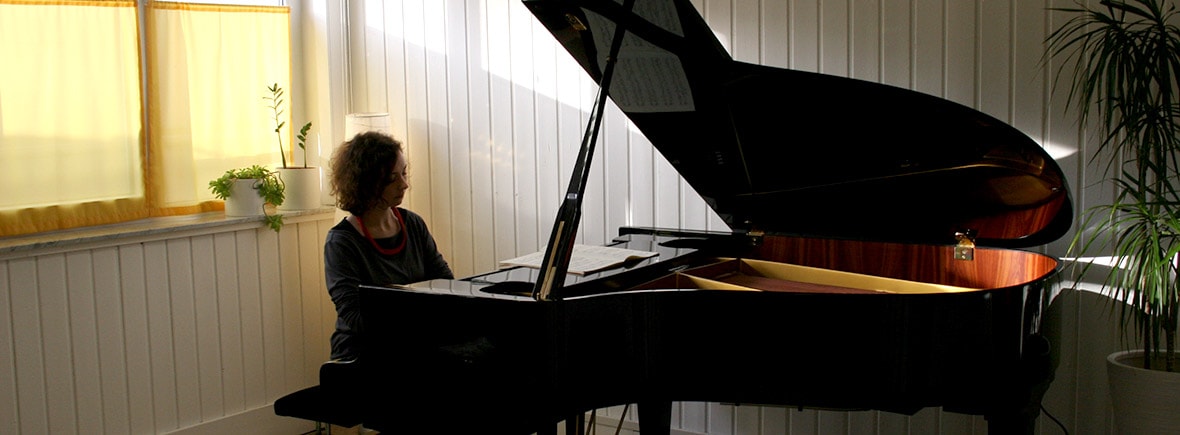 Linda F. Kniep gibt Klavierunterricht in Hannover Mitte. Anfahrt Kontakt